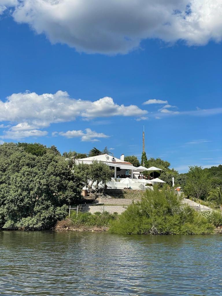 Montes De Charme Bed & Breakfast Avis Exterior photo